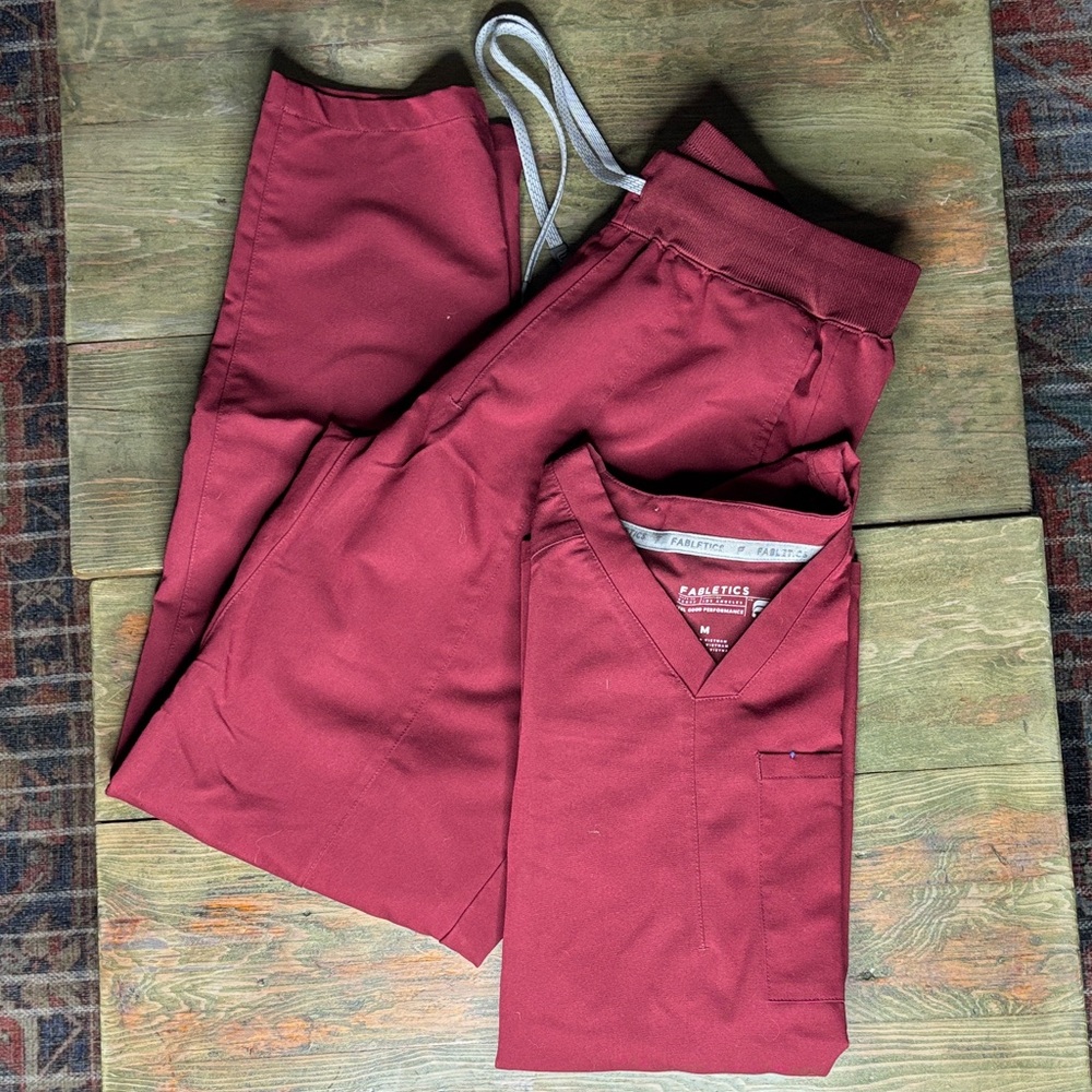 Fabletics Men's Maroon Scrub Set